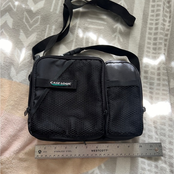 Case Logic Accessory Bag - Picture 3 of 6